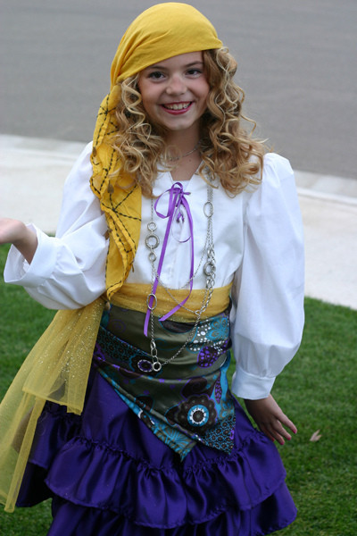 Gypsy Costumes DIY
 Fortune Teller Costume – Bee In Our Bonnet