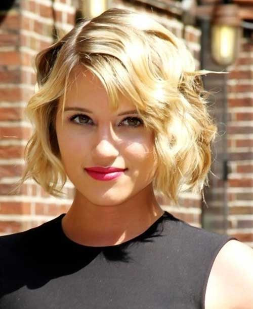 Hairstyle For Curly Hair With Round Face
 10 Short Wavy Hairstyles for Round Faces