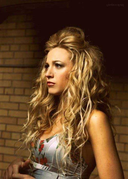 Half Up Curly Hairstyles
 20 Super Curly Hairstyles