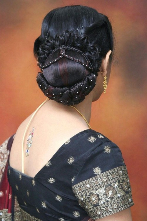 Indian Bun Hairstyles For Long Hair
 Hairstyles For Indian Wedding – 20 Showy Bridal Hairstyles