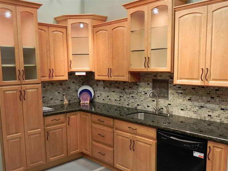 Best ideas about Kitchen Paint Colors With Oak Cabinets
. Save or Pin What Color Paint Goes With Medium Oak Cabinets Now.
