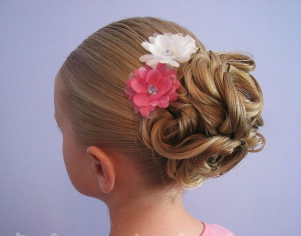 Little Girl Bun Hairstyles
 25 Cute Hairstyles with Tutorials for Your Daughter
