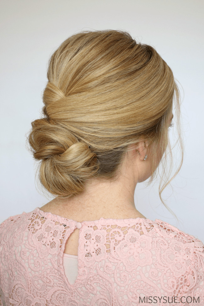 Low Bun Prom Hairstyles
 3 Easy Prom Hairstyles
