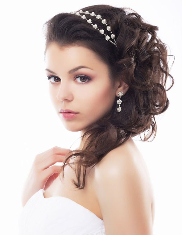Medium Wedding Hairstyle
 24 Stunning and Must Try Wedding Hairstyles Ideas For