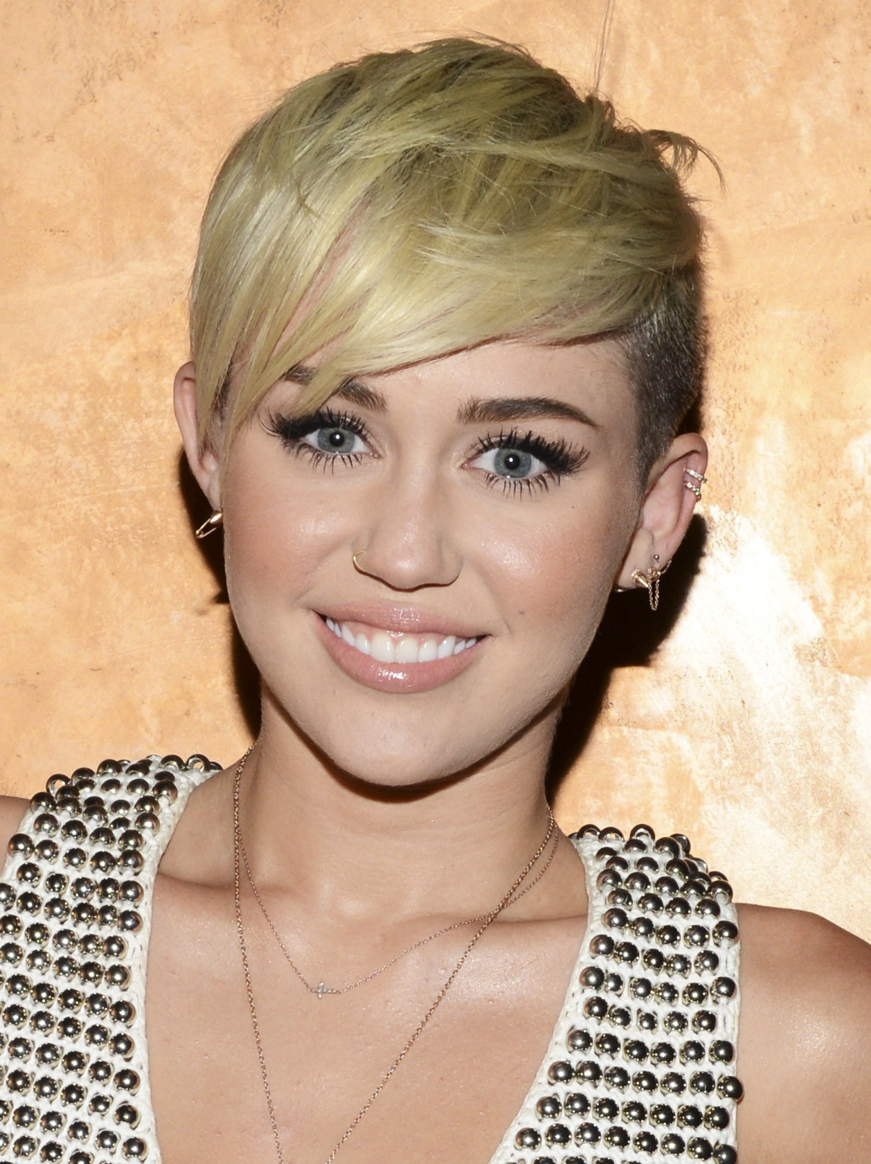 Miley Cyrus Hairstyles
 Miley Cyrus Haircut Miley Cyrus Short Hair