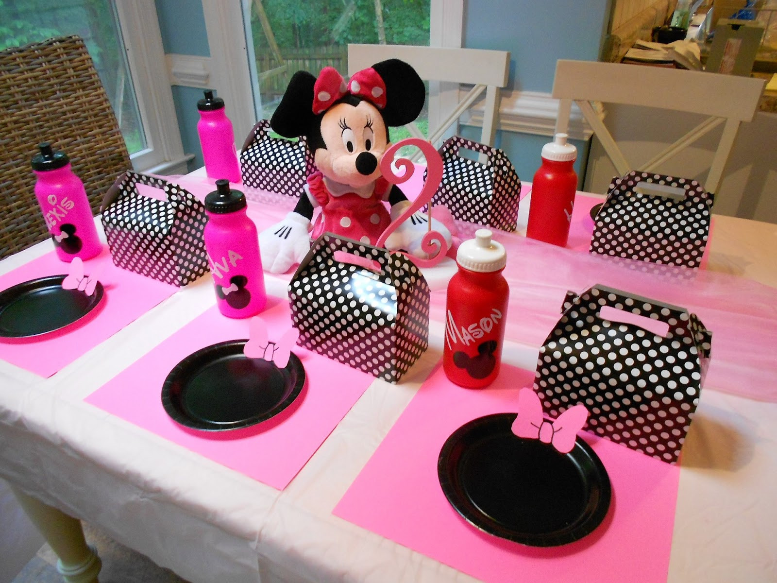 Best ideas about Minnie Mouse Birthday Decor
. Save or Pin Adventures With Toddlers and Preschoolers Minnie Mouse Now.