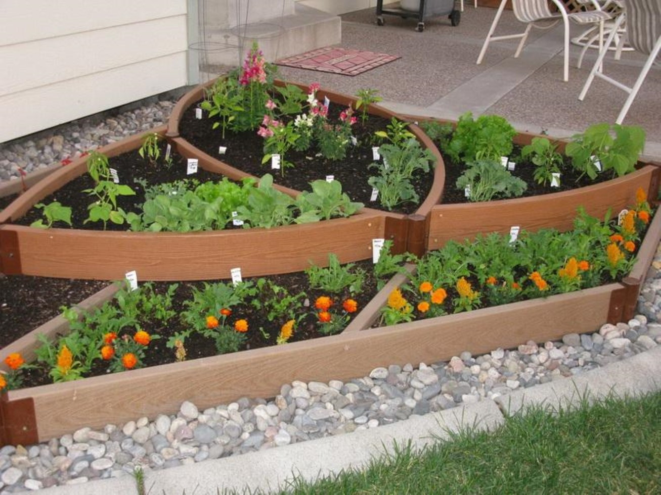 Best ideas about Patio Vegetable Garden Ideas
. Save or Pin Simple Ve able Garden Ideas for Your Living Amaza Design Now.