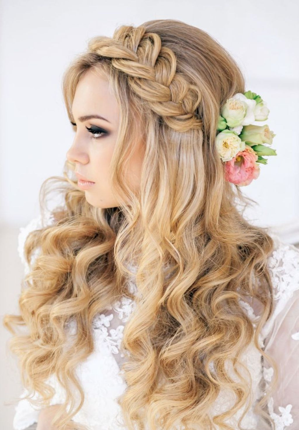 Prom Hairstyles
 65 Prom Hairstyles That plement Your Beauty Fave