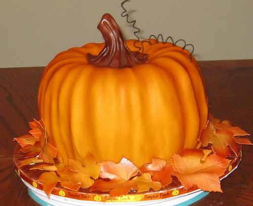 Pumpkin Birthday Cake
 20 Pumpkin Cake Designs for Halloween Season