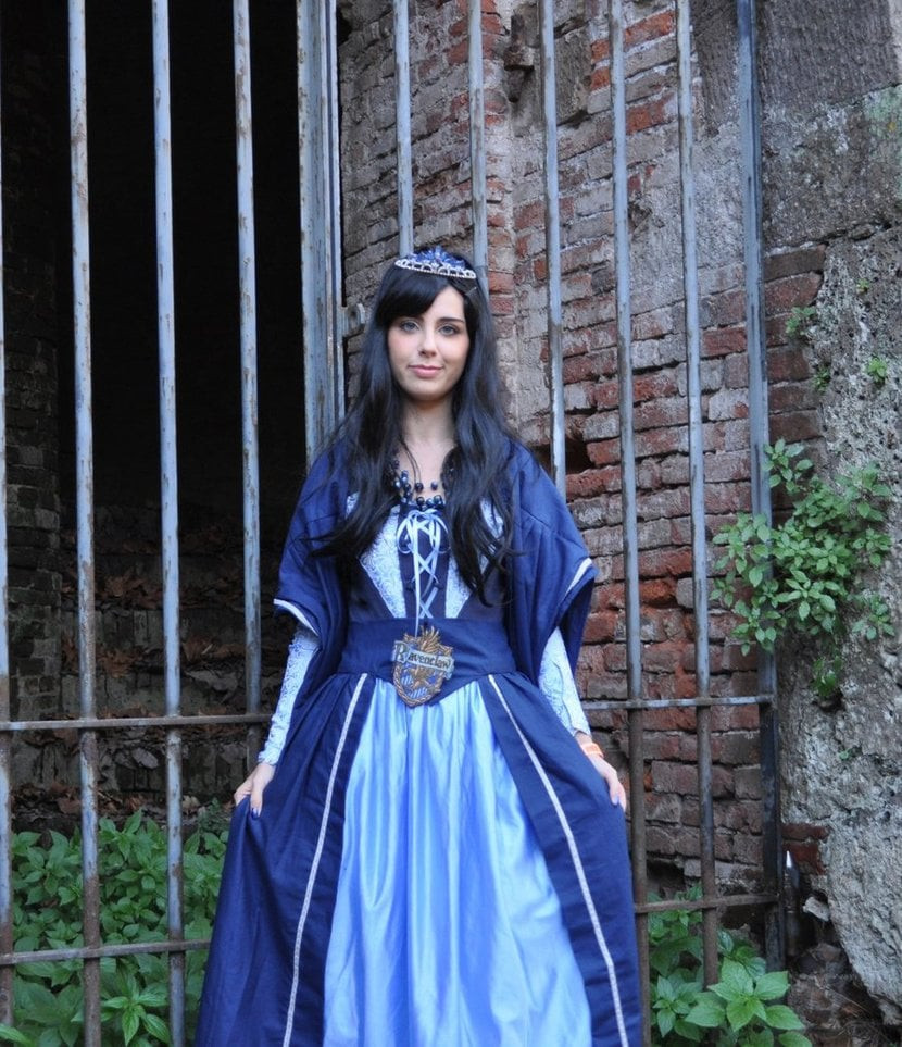 Ravenclaw Costume DIY
 Rowena Ravenclaw