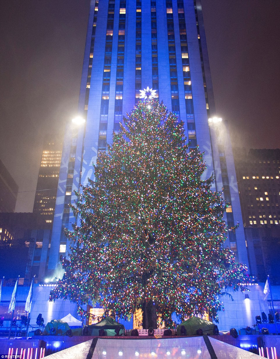 Best ideas about Rockefeller Tree Lighting
. Save or Pin Rockefeller Christmas tree lights up and officially kicks Now.
