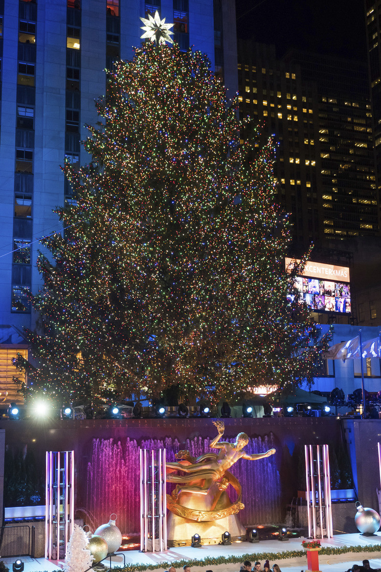 Best ideas about Rockefeller Tree Lighting
. Save or Pin Rockefeller Christmas tree lighting attracts thousands Now.