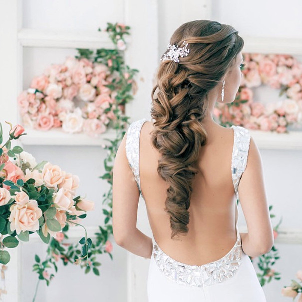 Romantic Wedding Hairstyle
 20 Romantic Wedding Hairstyles We Love MODwedding