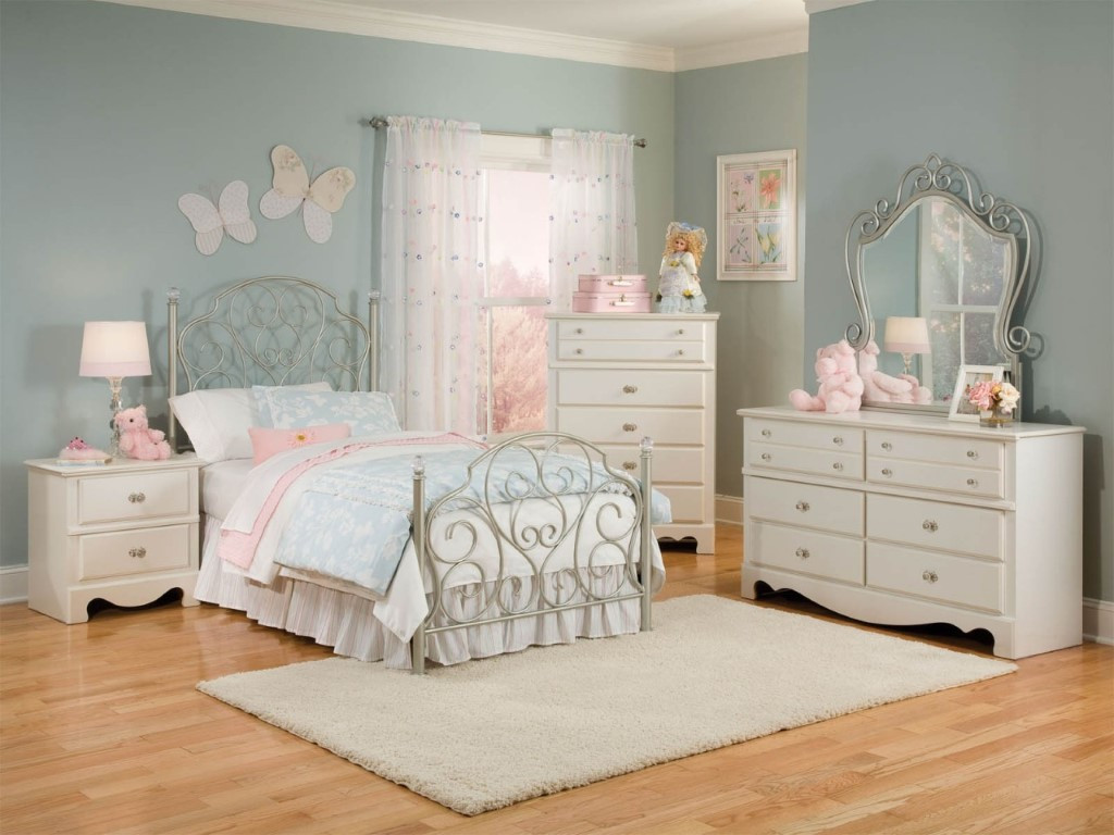 Best ideas about Rose Bedroom Set
. Save or Pin Black Metal Bedroom Furniture Now.