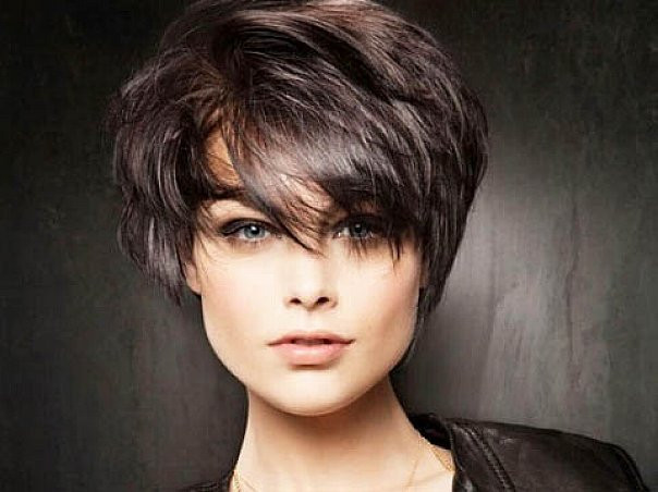 Short Hairstyles For Thick Hair And Oval Face
 60 Unbeatable Short Hairstyles for Long Faces [2019]