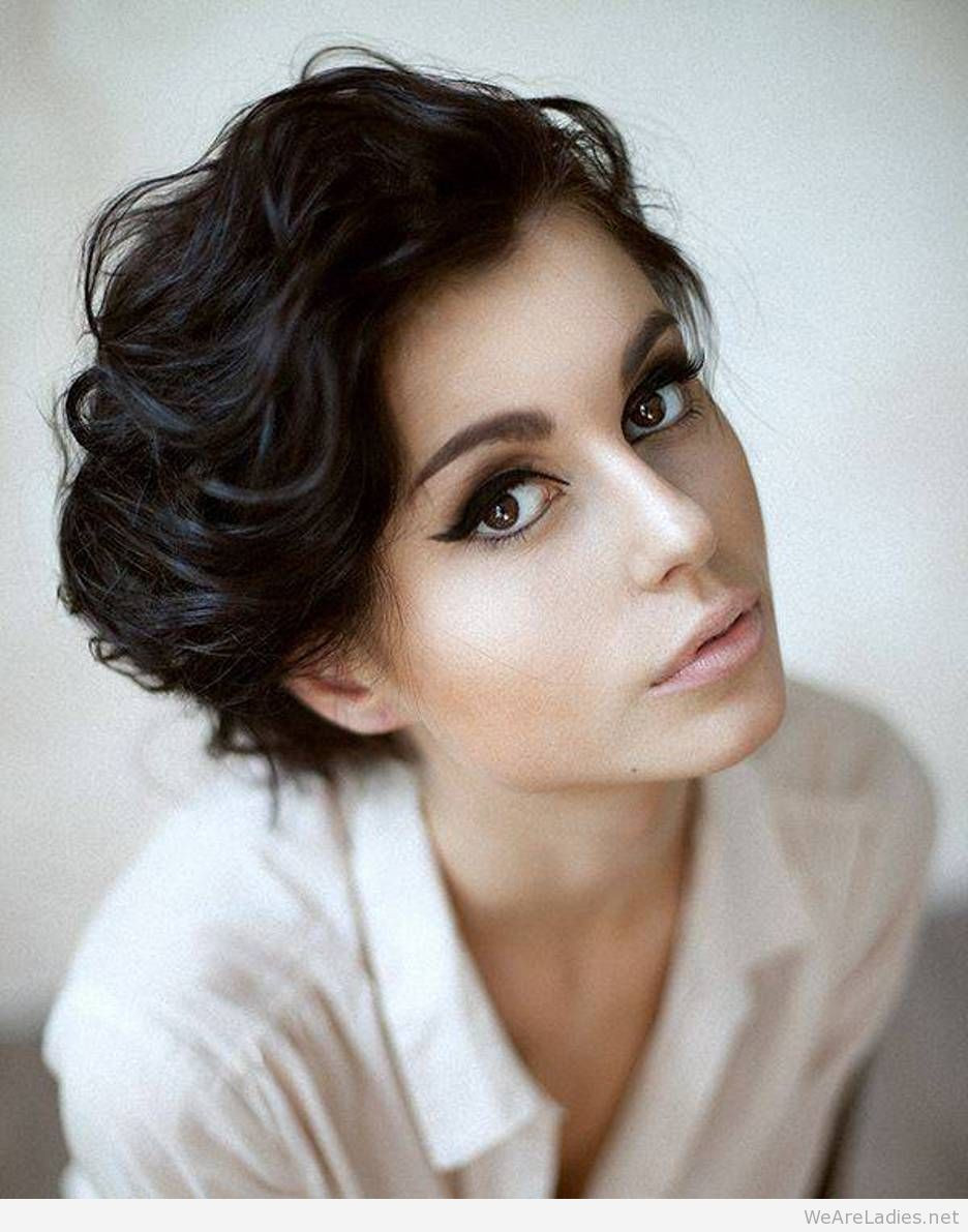 Short Hairstyles For Thick Hair And Oval Face
 Short hairstyle for women