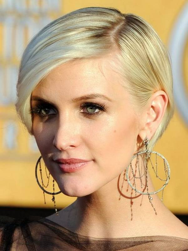 Short Hairstyles For Thick Hair And Oval Face
 Short Hairstyles for Thick Hair & Oval Face Old Generation