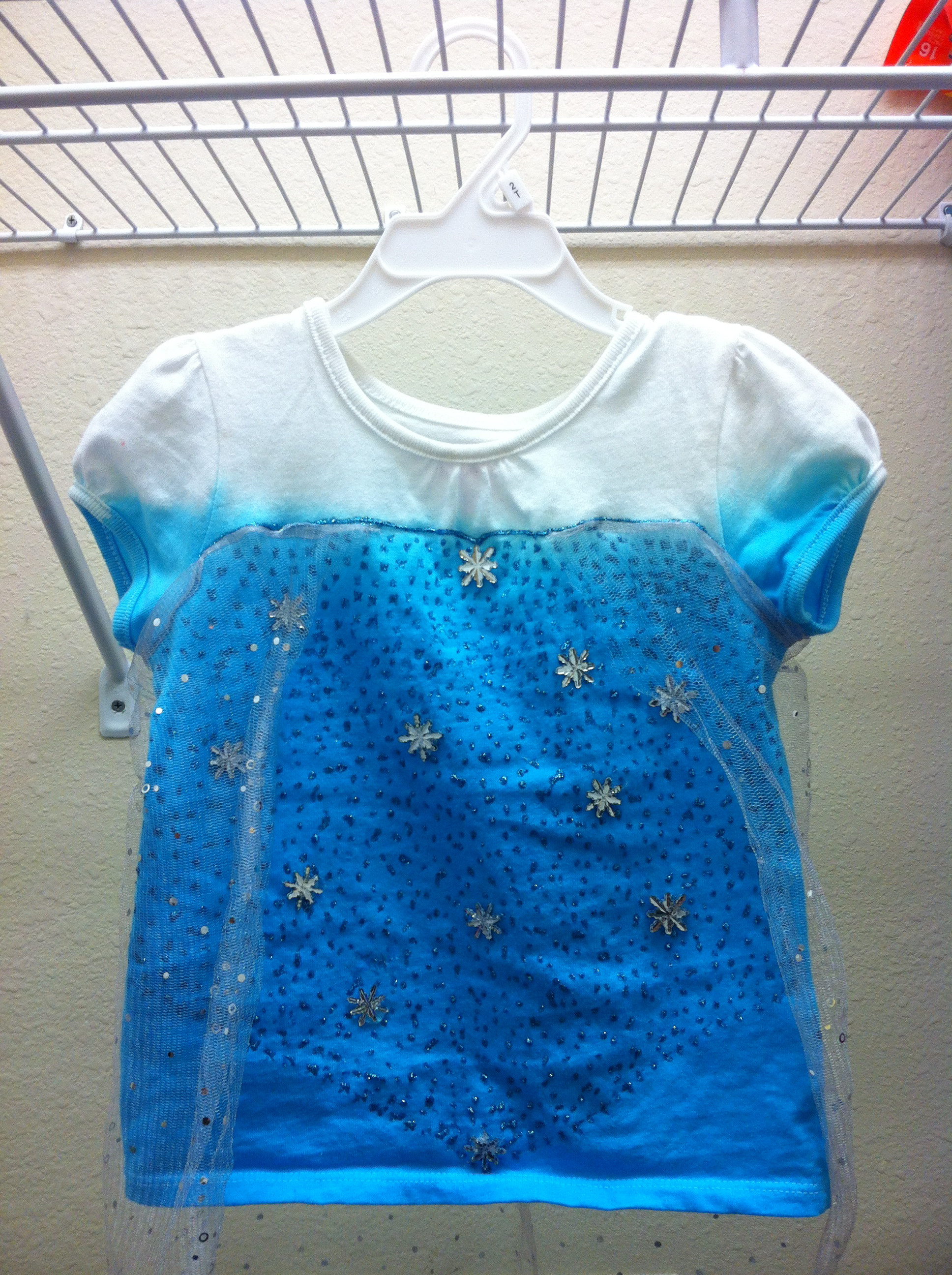 T Shirt Costumes DIY
 DIY Elsa Inspired T shirt Costume