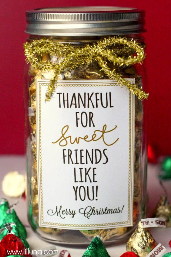 Thanksgiving Gift Ideas For Friends
 25 Neighbor Gift Ideas with Free Printable Tags