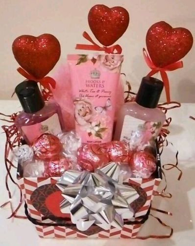 Best ideas about Valentine'S Day Gift Basket Ideas
. Save or Pin 1000 ideas about Valentine s Day Gift Baskets on Now.