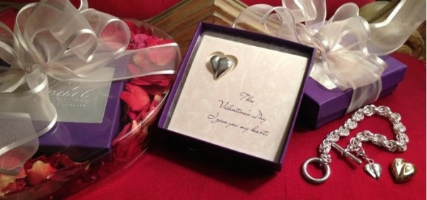 Best ideas about Valentine'S Day Gift Ideas For Girlfriend
. Save or Pin Valentines Day Gift Ideas For Girlfriends Now.