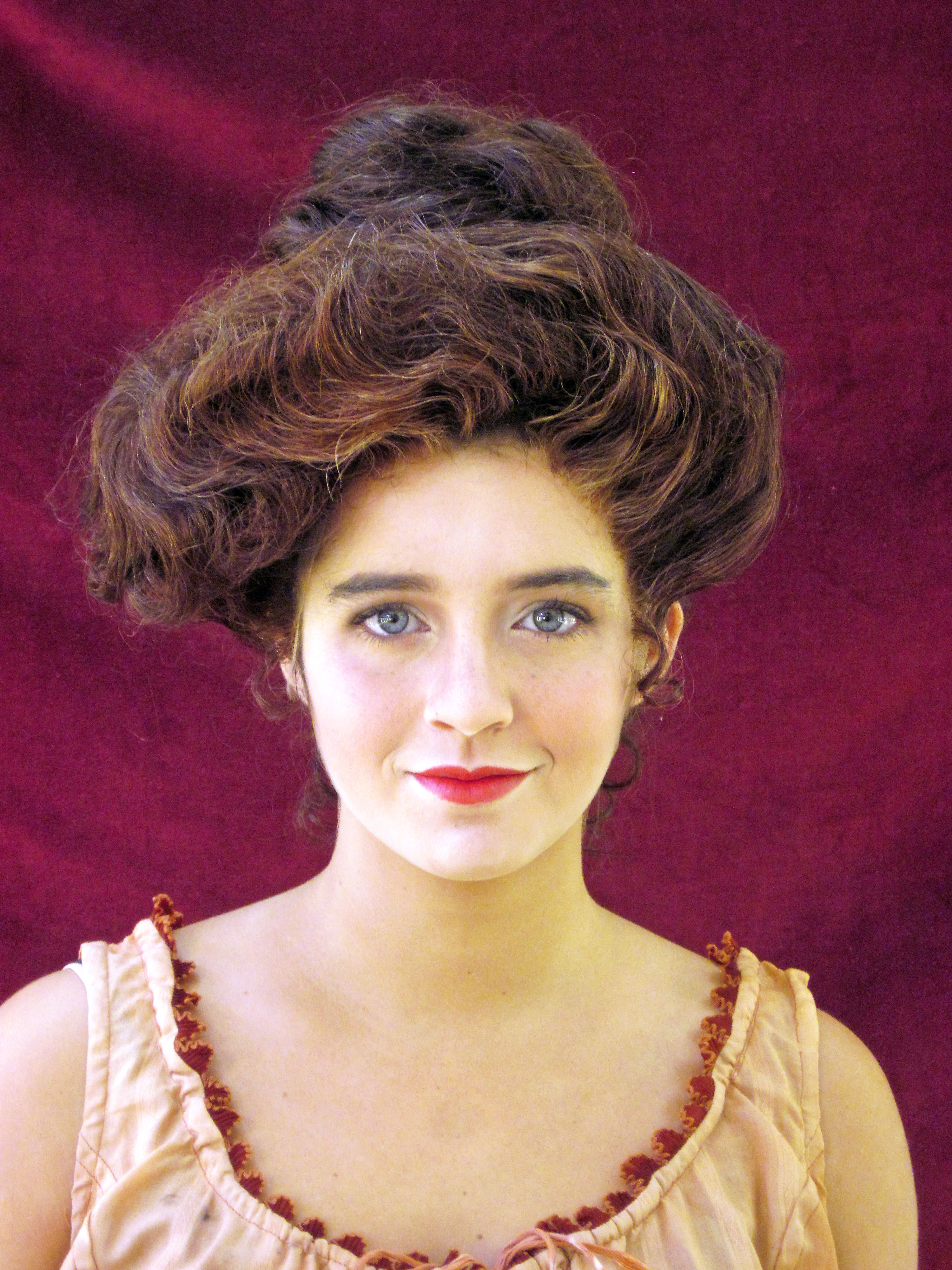Victorian Hairstyles Female
 Maur–Gibson Girl