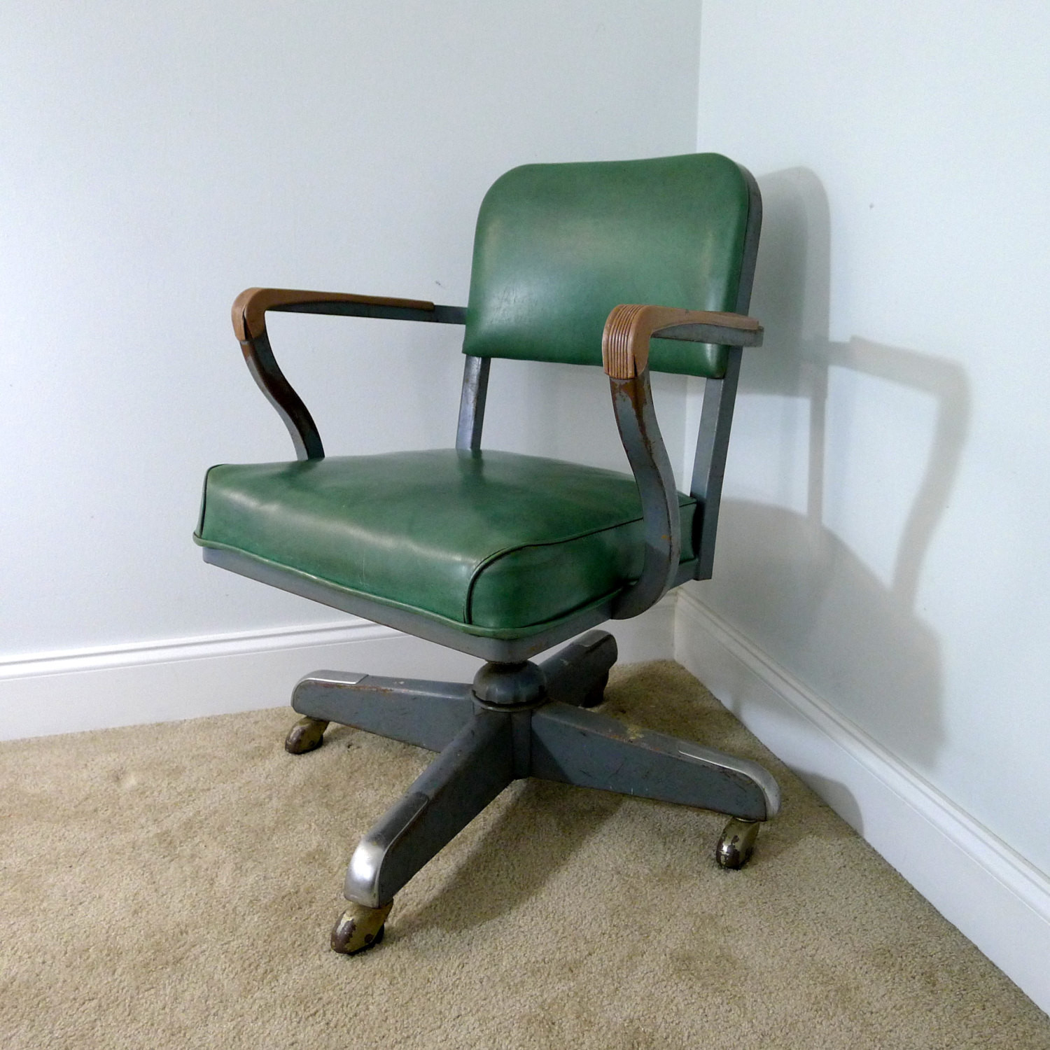 Best ideas about Vintage Desk Chair
. Save or Pin Vintage Green Steelcase Green Vinyl Desk Chair Steel Now.