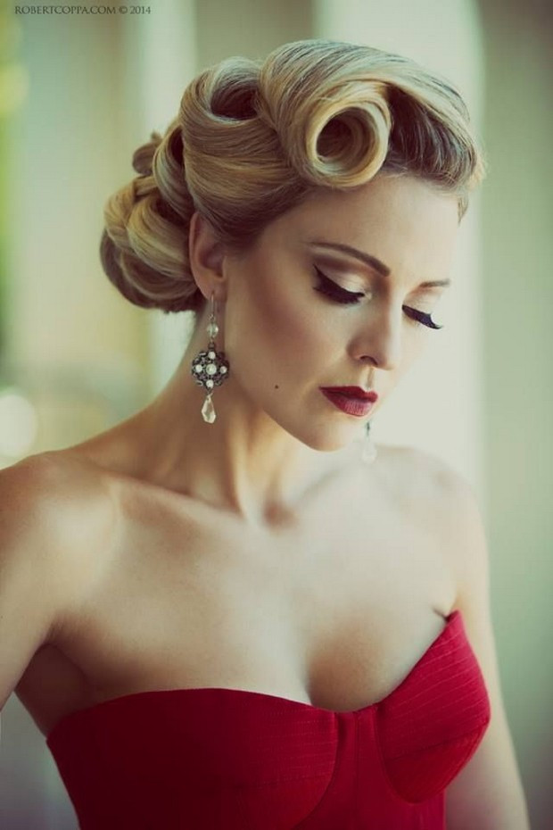 Vintage Updo Hairstyle
 16 Seriously Chic Vintage Wedding Hairstyles