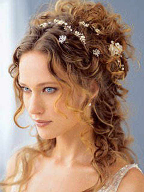 Wedding Curly Hairstyle
 Why wedding hairstyles for long curly hair are in vogue