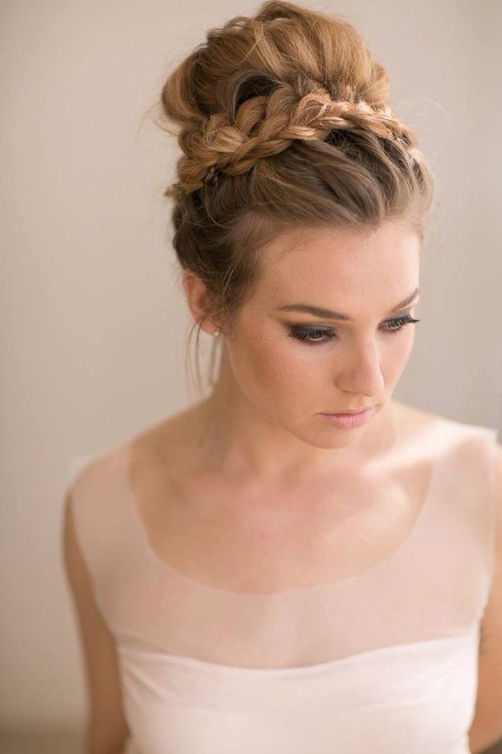 Wedding Hairstyle Buns
 20 Fabulous Wedding Hairstyles for Every Bride