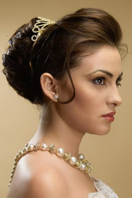 Best ideas about Wedding Hairstyle For Round Face
. Save or Pin Wedding hairstyles for round faces Now.