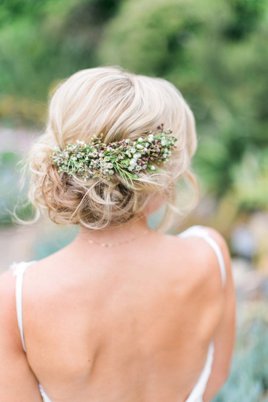 Wedding Hairstyles With Flowers
 12 Fabulous Wedding Hair Accessories & Bridal Updos