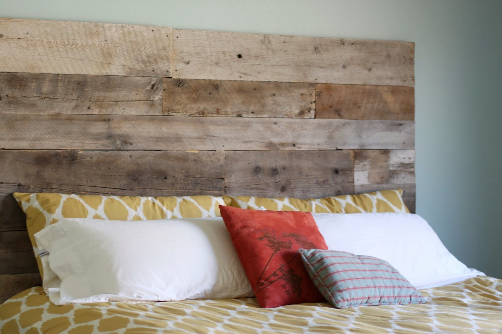 Wooden Headboards DIY
 creatively christy DIY Reclaimed Wood Headboard