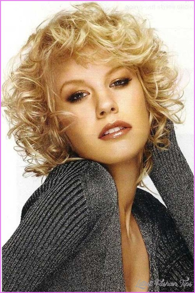 Best ideas about Curly Haircuts For Round Faces
. Save or Pin Curly layered haircuts round face LatestFashionTips Now.