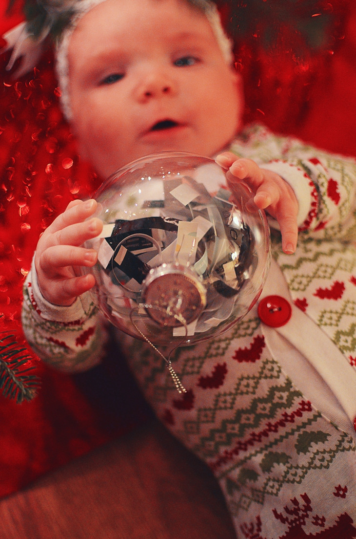 Best ideas about DIY Baby Christmas Pictures
. Save or Pin Cheap & Easy DIY Baby Keepsake Christmas Ornament still Now.