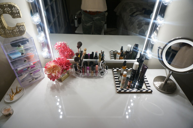 Best ideas about DIY Vanity Mirrors With Lights
. Save or Pin Glam DIY Lighted Vanity Mirrors Now.