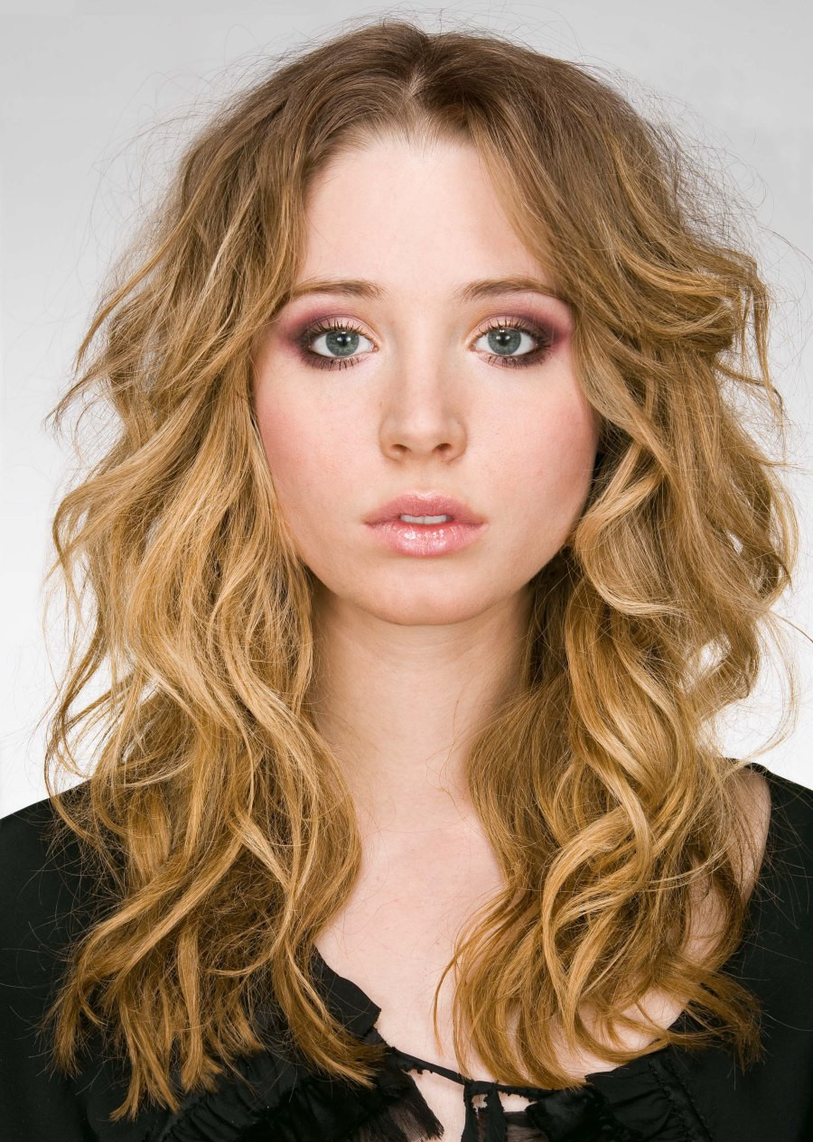 Best ideas about Hairstyle With Long Hair
. Save or Pin Long hairstyle with romantic curls slightly tousled and Now.