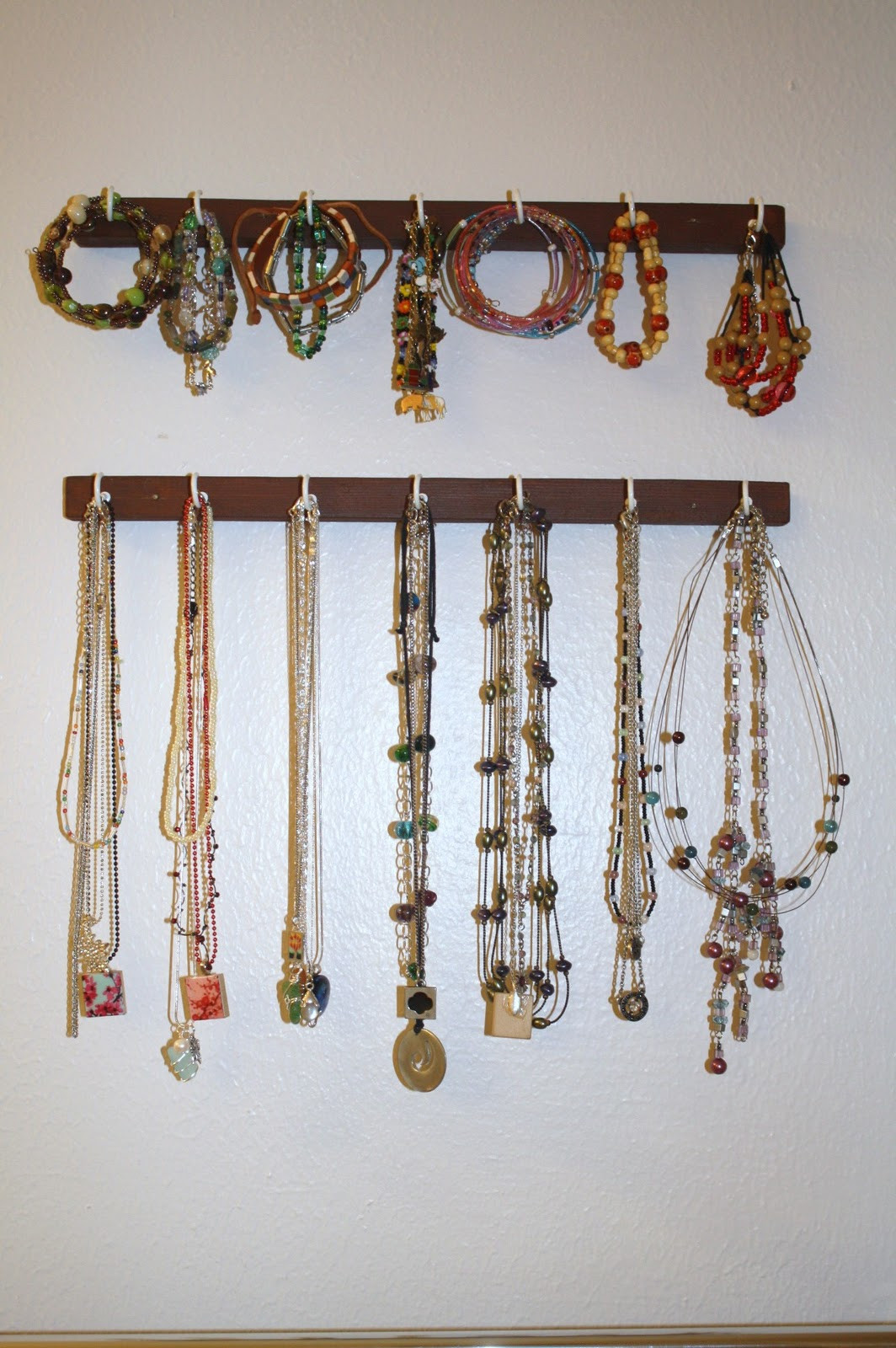 Best ideas about Necklace Organizer DIY
. Save or Pin An Apple and a Tree Easy DIY jewelry organizer Now.