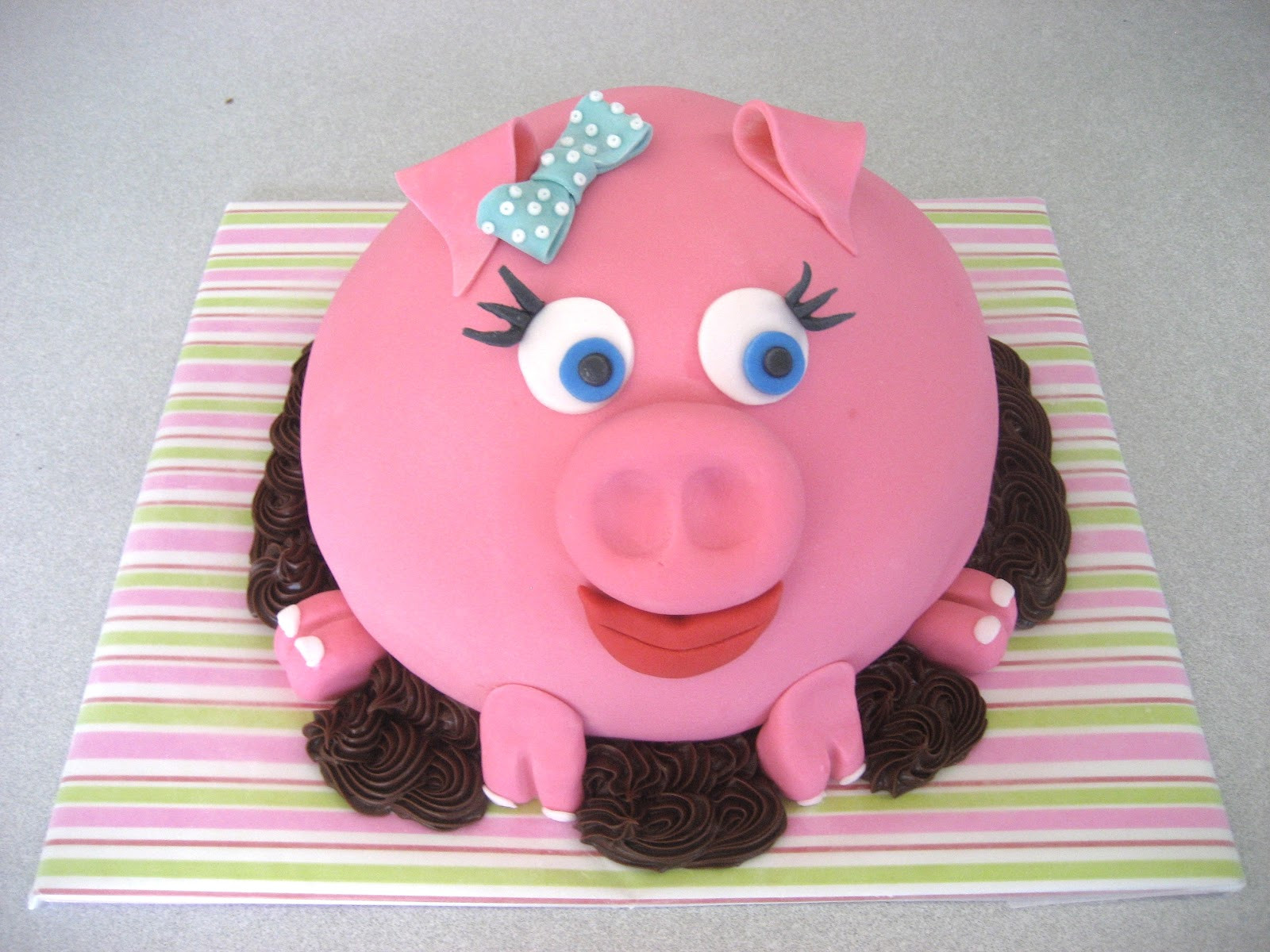 Best ideas about Piggy Birthday Cake
. Save or Pin Devanys Designs Pink Pig Cake Now.