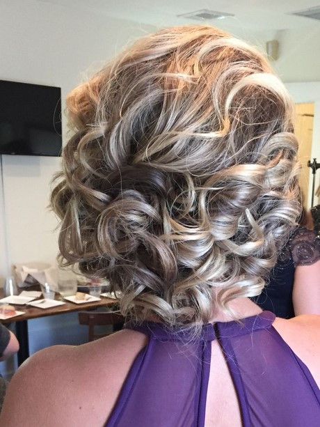 Best ideas about Shoulder Length Prom Hairstyles
. Save or Pin Updos for shoulder length hair Now.