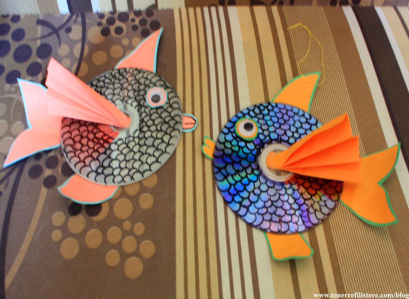 Best ideas about Summer Craft Ideas Kids
. Save or Pin Fun Summer Crafts for Kids How to Make Hanging CD Fish Now.