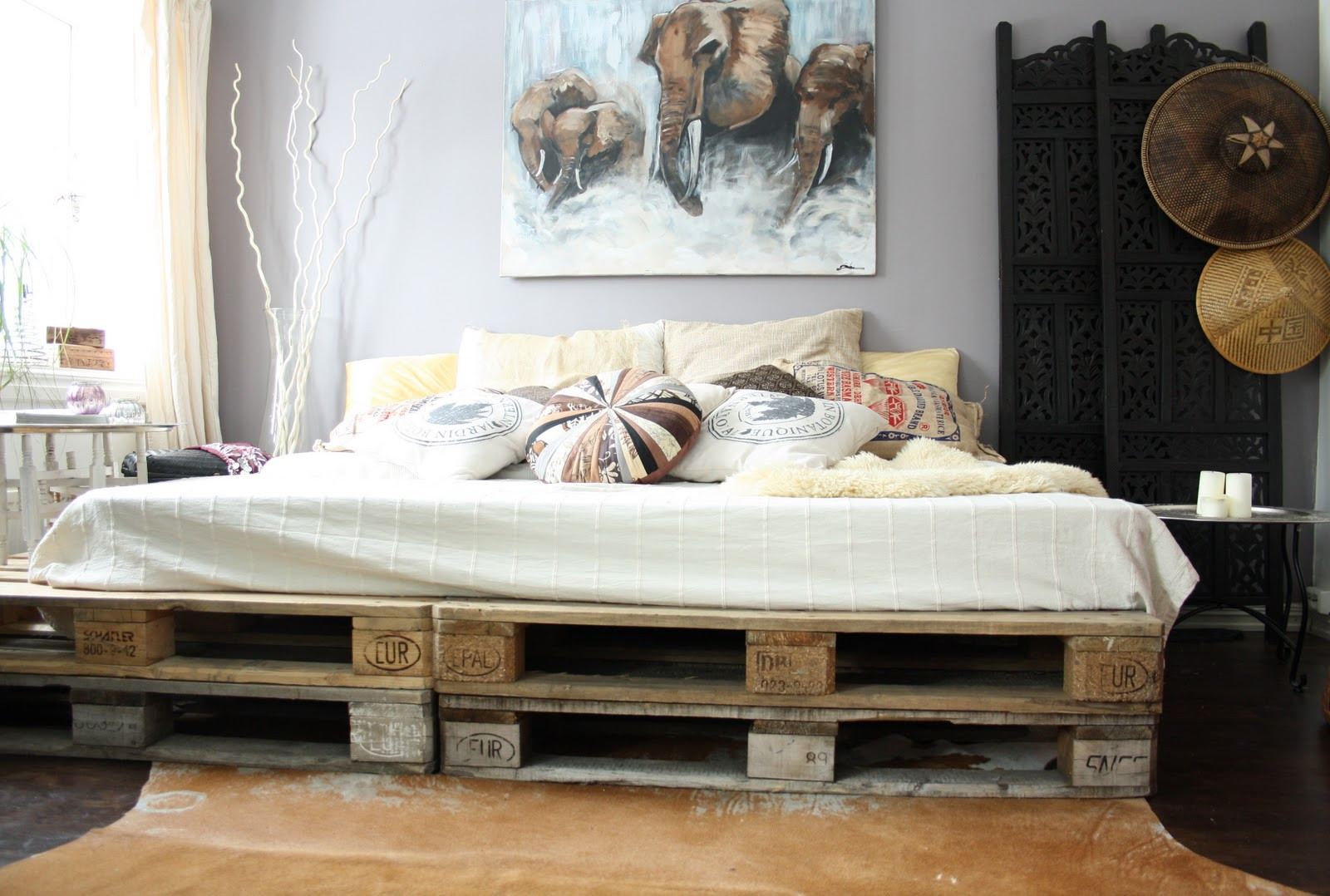 Best ideas about Cheap DIY Bed Frame
. Save or Pin Tijd voor een nieuw bed Wat dacht je van een palletbed Now.