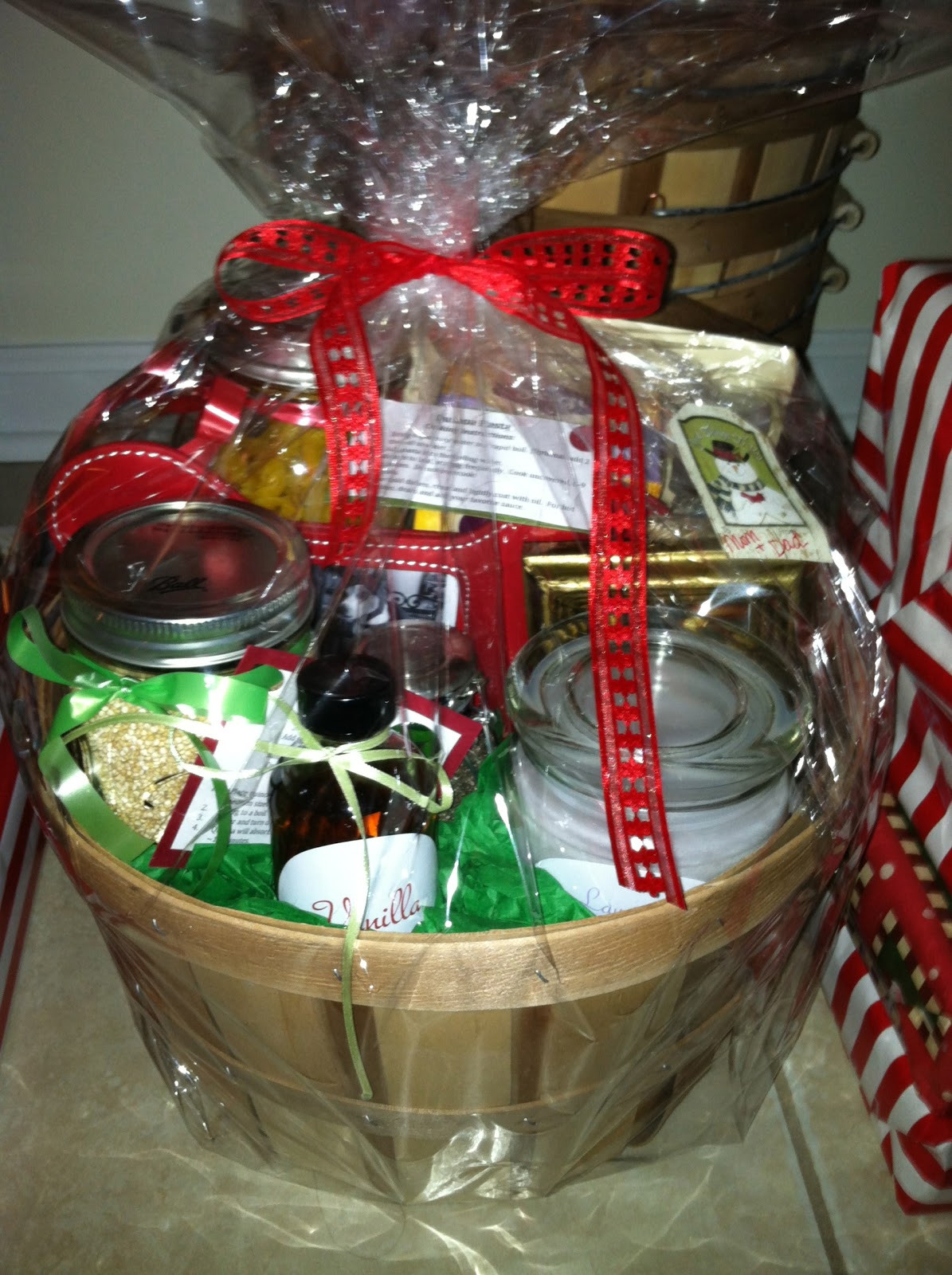 Best ideas about Christmas Baskets DIY
. Save or Pin melicipes Healthy & Homemade Gift Baskets Now.