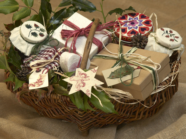 Best ideas about Christmas Baskets DIY
. Save or Pin DIY Easy Homemade Christmas Gift Ideas Now.