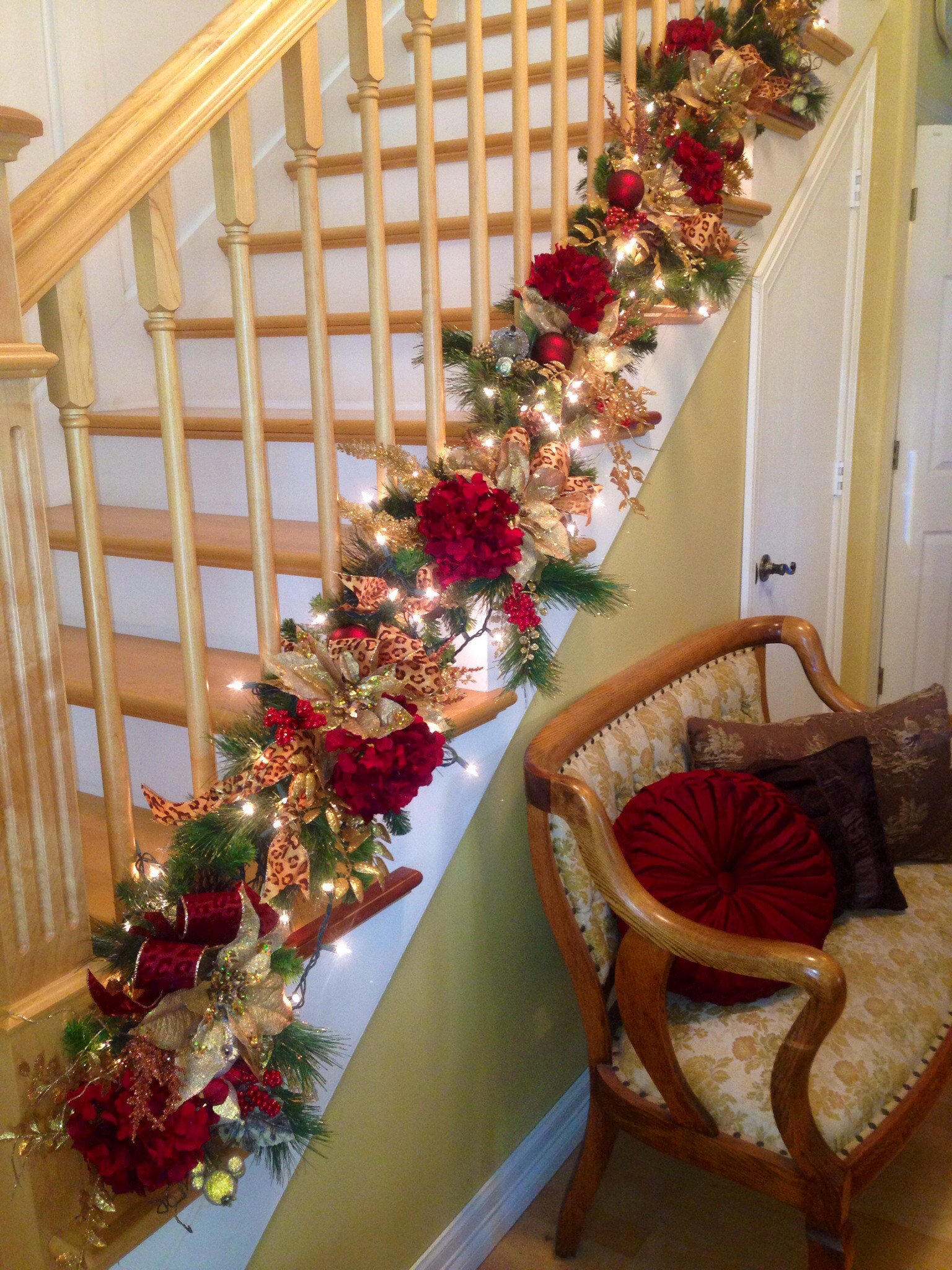 Best ideas about Christmas Staircase Decorating
. Save or Pin Decorate The Staircase For Christmas – 45 Beautiful Ideas Now.