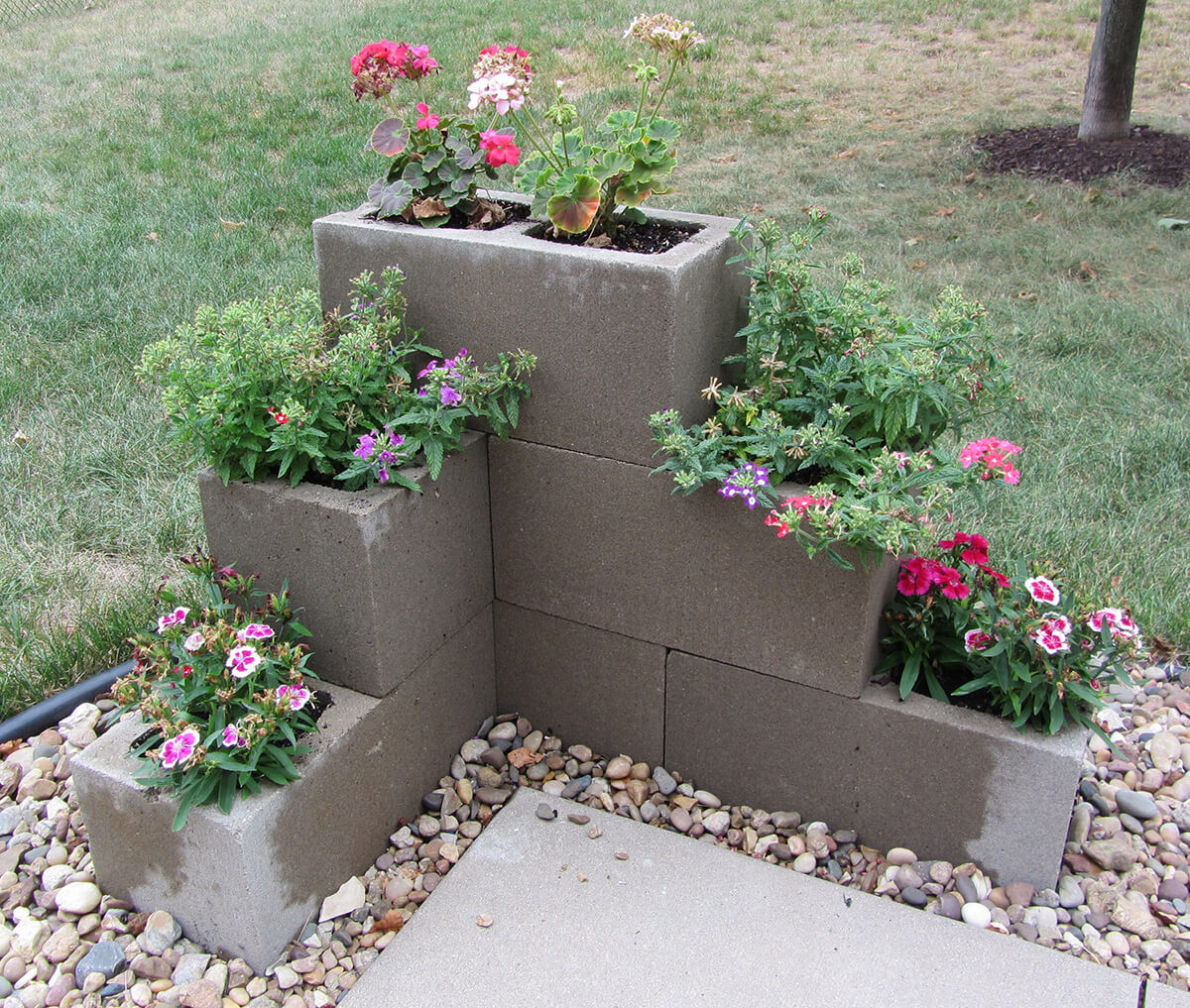 Best ideas about Cinder Block Garden Ideas
. Save or Pin 28 Best Ways to Use Cinder Blocks Ideas and Designs for 2017 Now.