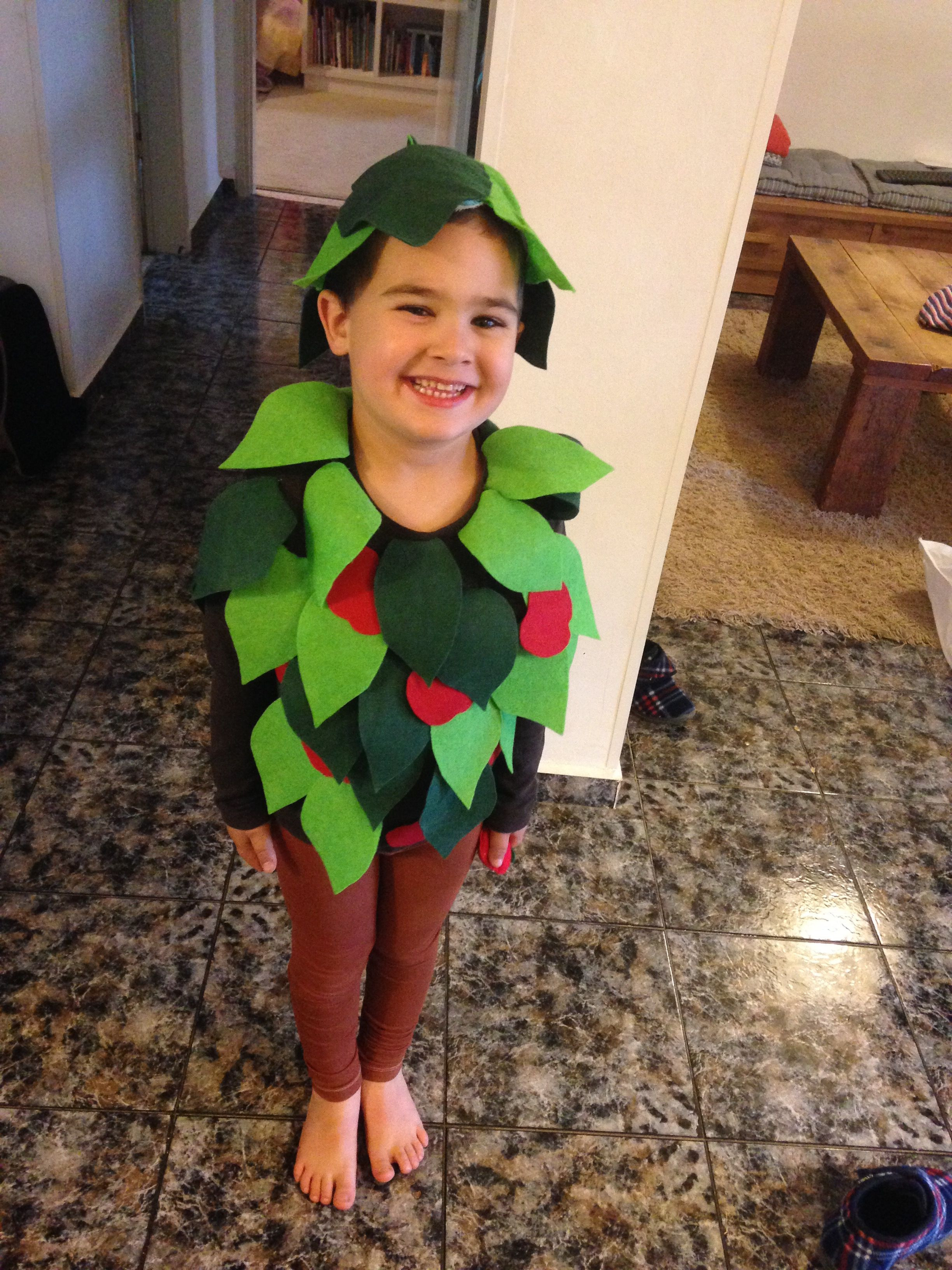 Best ideas about DIY Apple Costume
. Save or Pin Apple tree costume תחפושת עץ תפוחים diy apple tree Now.
