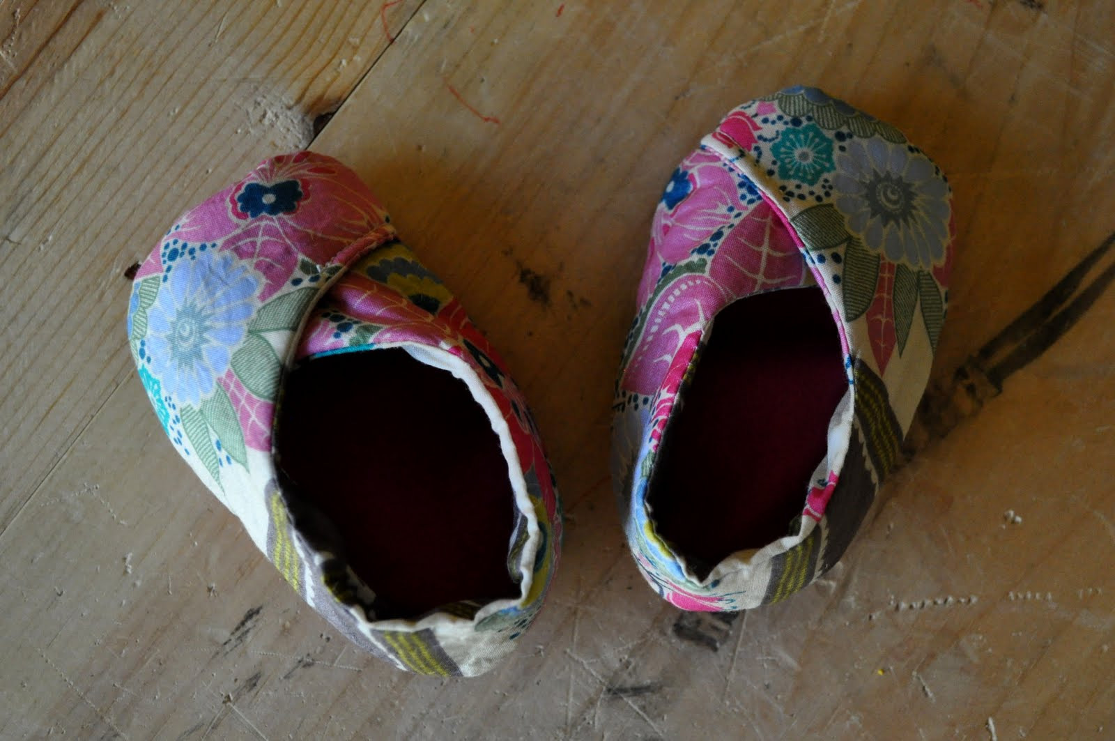 Best ideas about DIY Baby Booties
. Save or Pin DIY Baby Booties Tutorials and Free Patterns Now.