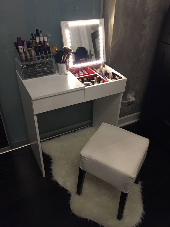 Best ideas about DIY Bedroom Vanity
. Save or Pin 25 great ideas about Small Makeup Vanities on Pinterest Now.