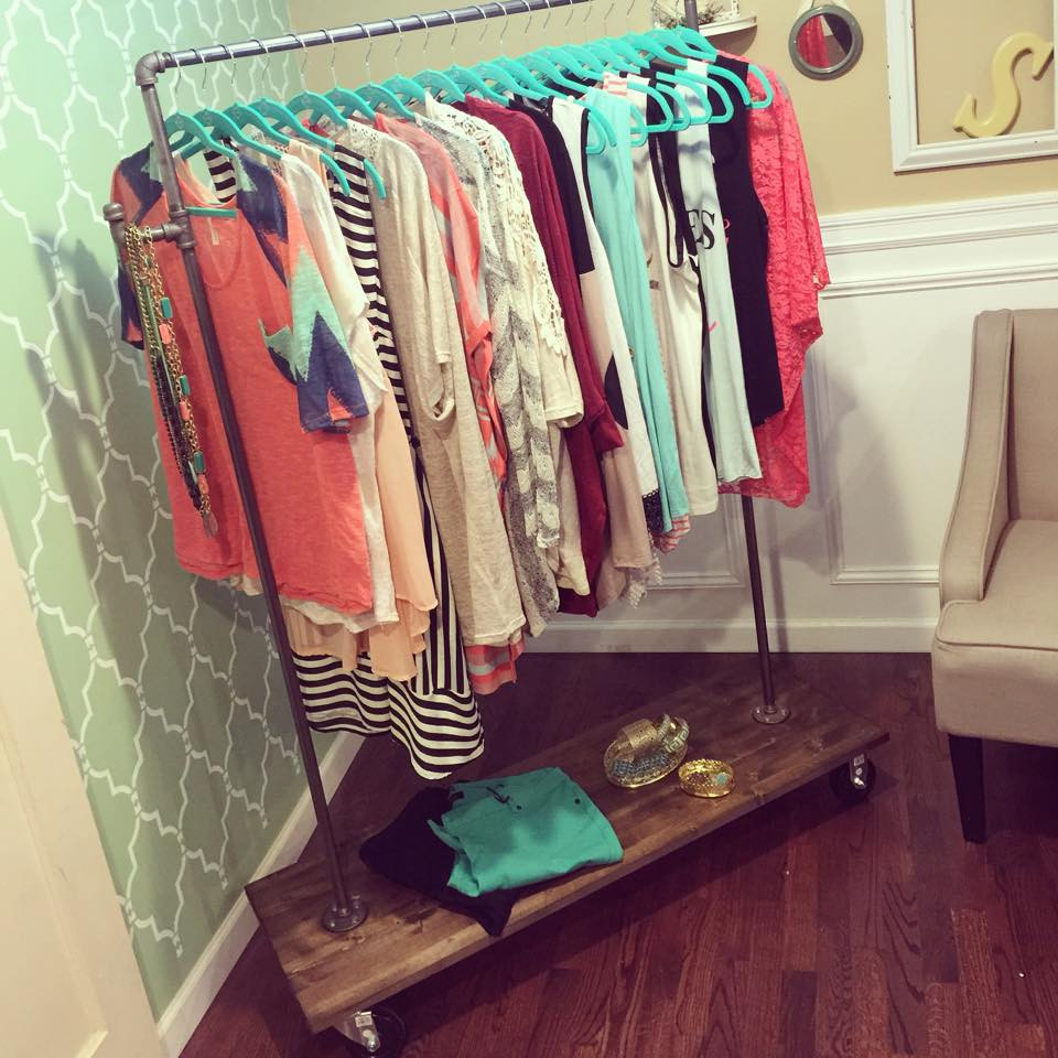 Best ideas about DIY Clothing Rack
. Save or Pin e Thrifty Chick DIY Clothing Rack 30 minute project  Now.